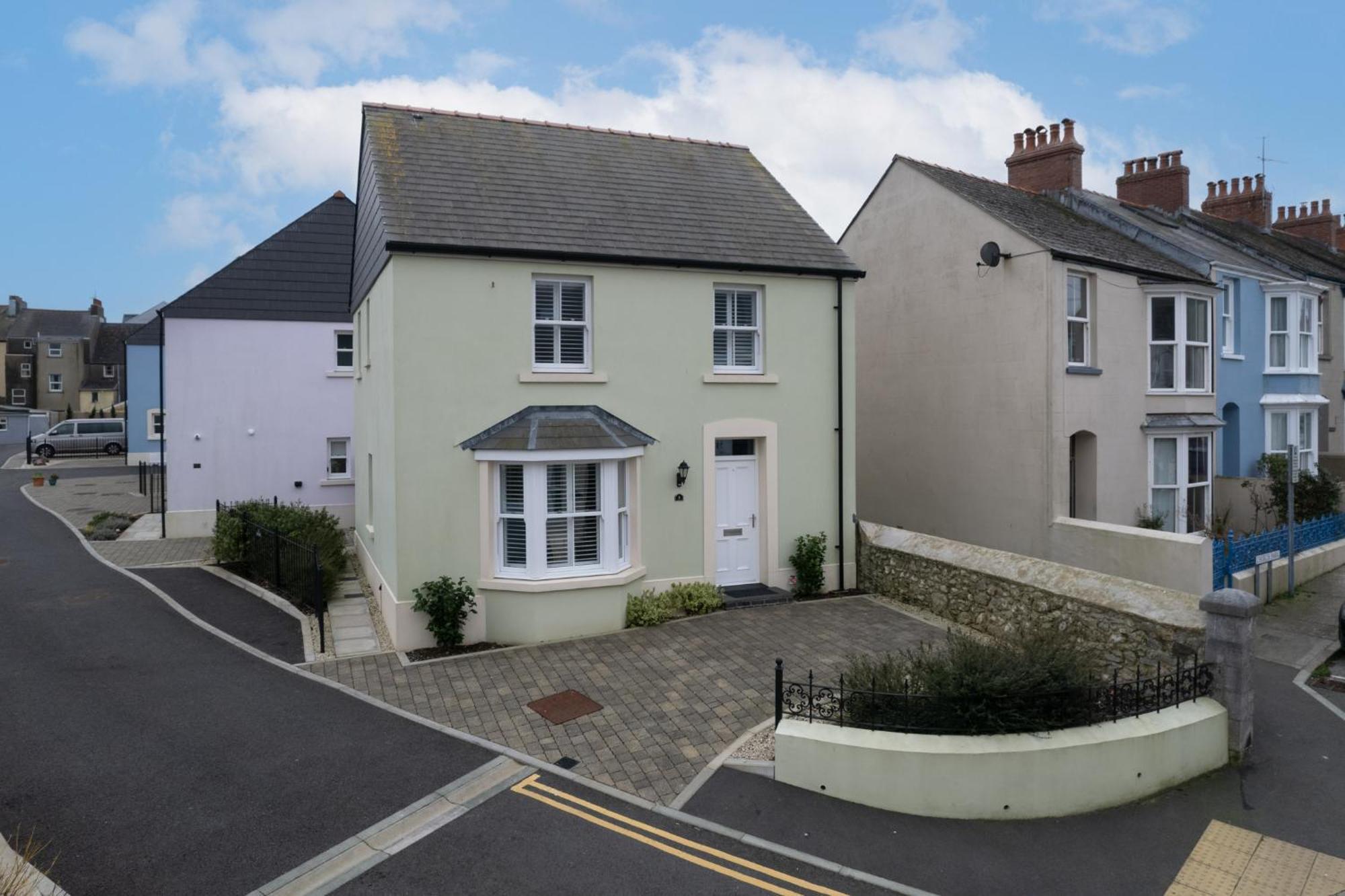 Cottage Mews - Seaside Cottage Parking Terrace Tenby Exterior foto